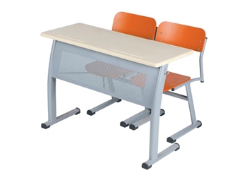 İki öğrencinin kullanımı için 